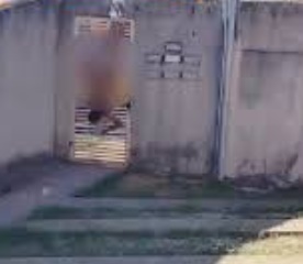 homem fica nu e pendurado pelo calção após tentar pular muro de ex em condomínio