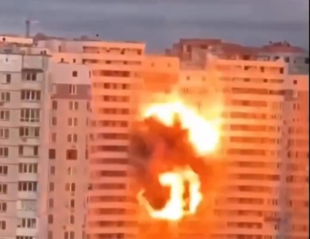 Drone Russo atinge prédio residencial em Kiev