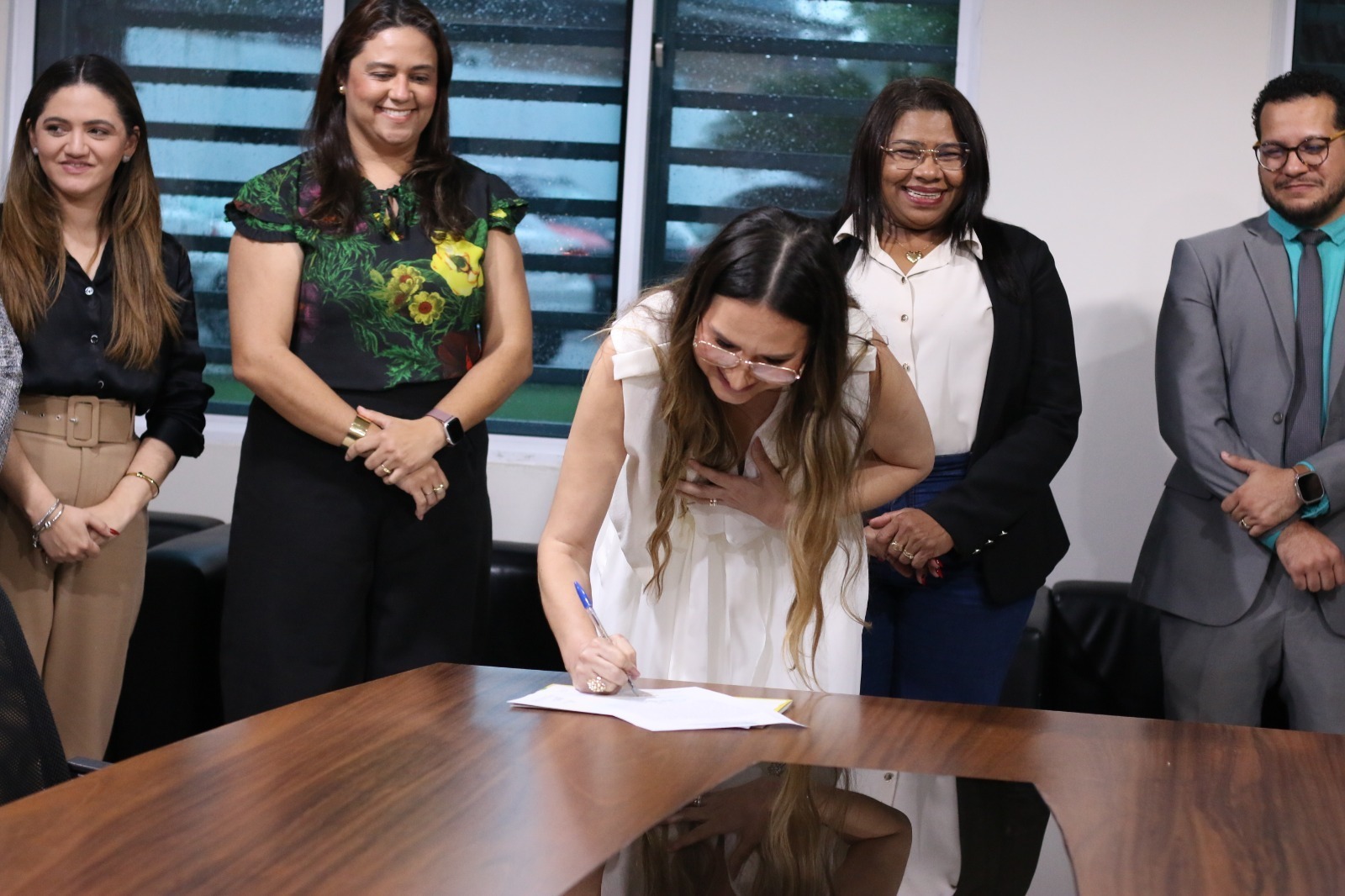 Prefeita empossa nova Procuradora do Município