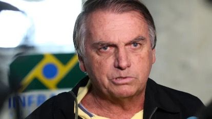 Bolsonaro vai ao hospital após duas semanas em prisão domiciliar