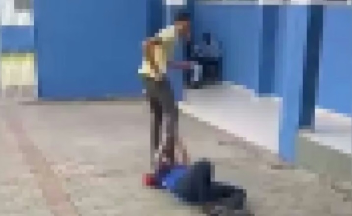 Aluna é agr3did4 por colega dentro de escola municipal em Cabo Frio