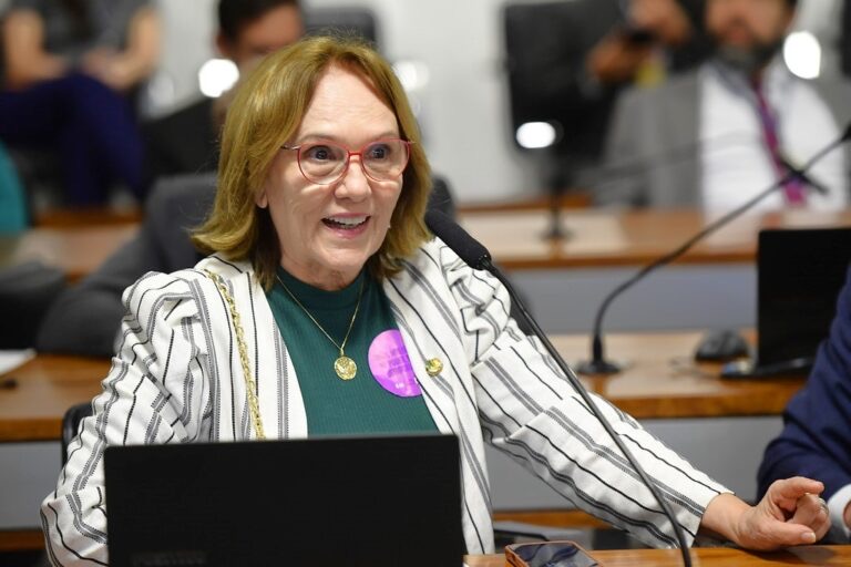 Combate à exploração: Zenaide vota por proteção rigorosa de crianças e adolescentes na internet