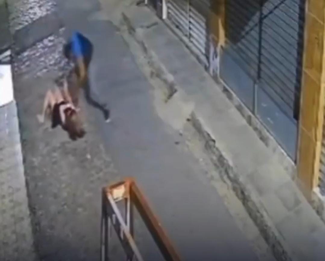 Mulher é morta a facadas pelo ex-namorado