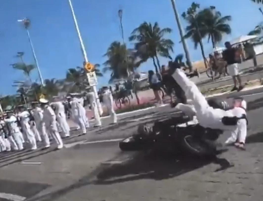 Militar da Marinha é atropelado durante desfile de 7 de Setembro
