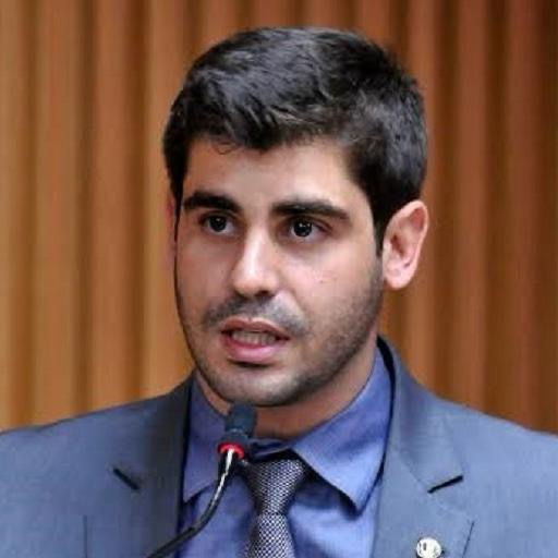 Robson Carvalho mantém crescimento