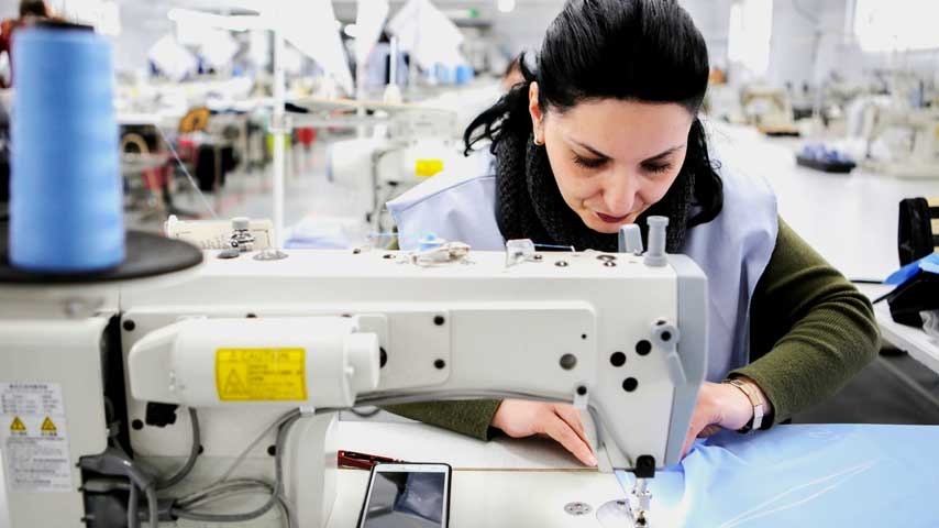 Prefeitura de São Gonçalo e AMSAP abrem vagas gratuitas para curso de Costura Industrial