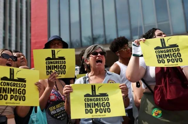 Senado decide sobre a pec da blindagem