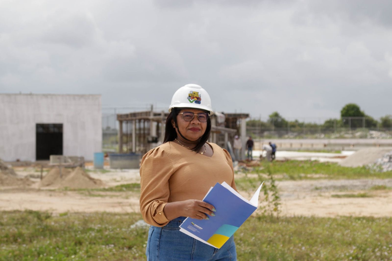 Prefeita Nilda acompanha obras do Complexo Esportivo
