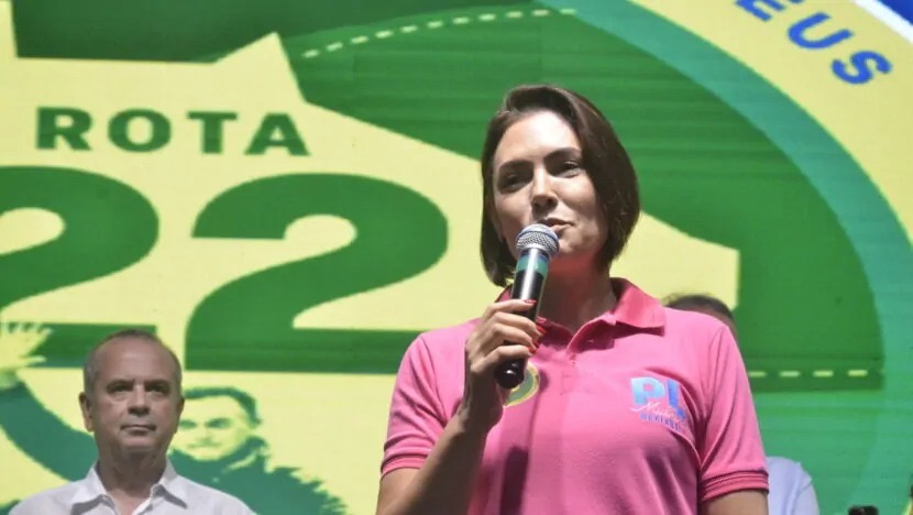 Apoio de Bolsonaro a Tarcísio depende de Michelle na vice