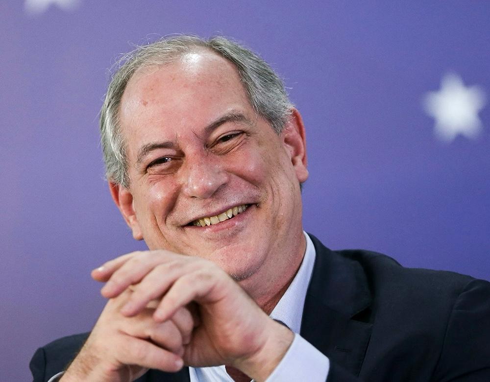 Ciro Gomes troca de partido e define 2026