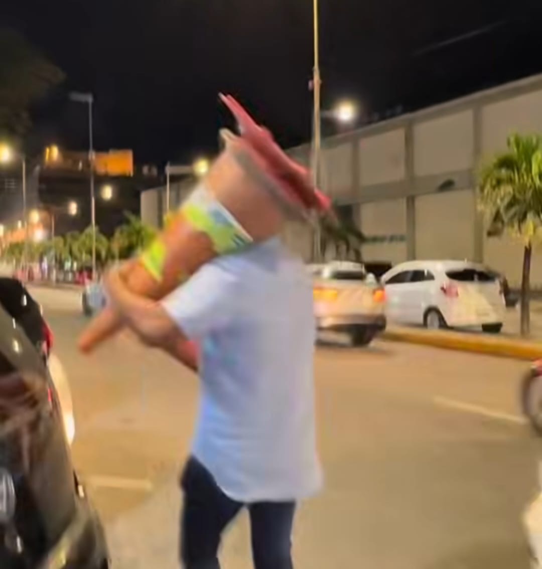 Deputado Joel da Harpa viraliza ao confrontar flanelinhas