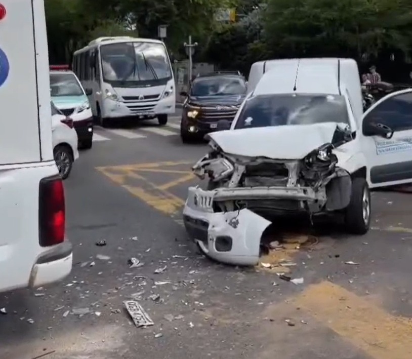 Grave acidente no cruzamento da Salgado Filho com Nevaldo Rocha