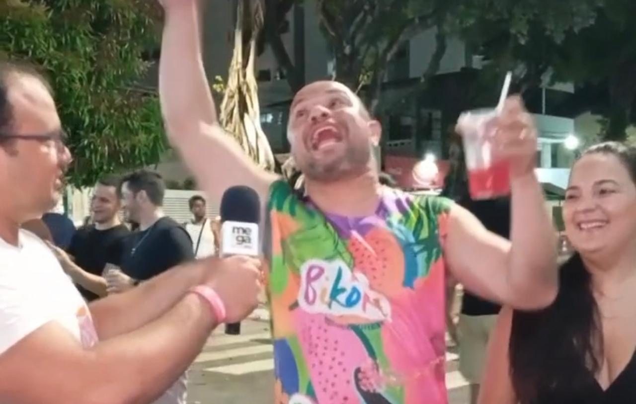 Foliões se divertem no Axé Natal