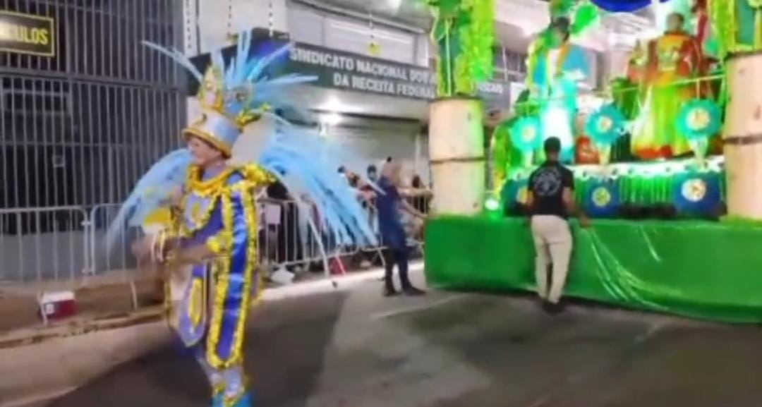 Império do Vale brilha na avenida e se consolida como favorita ao título do Carnaval de Natal 2026