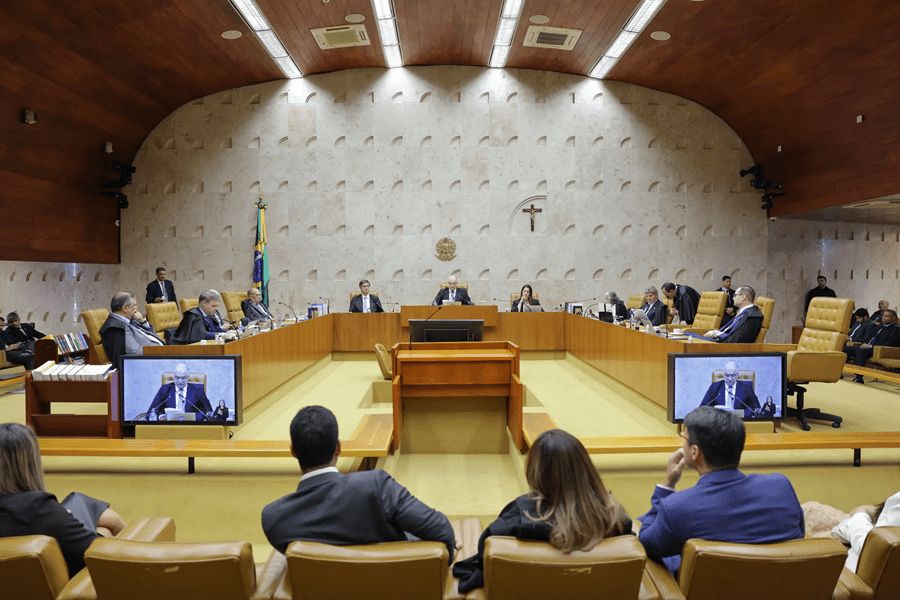 STF julga supersalários enquanto seis de seus ministros receberam acima do teto constitucional