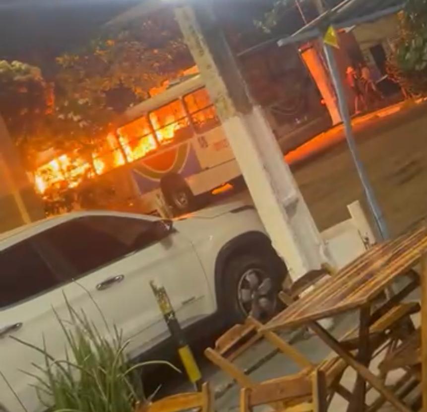 Ônibus incendiado em Natal