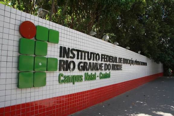 IFRN afasta professor acusado de assédio sexual