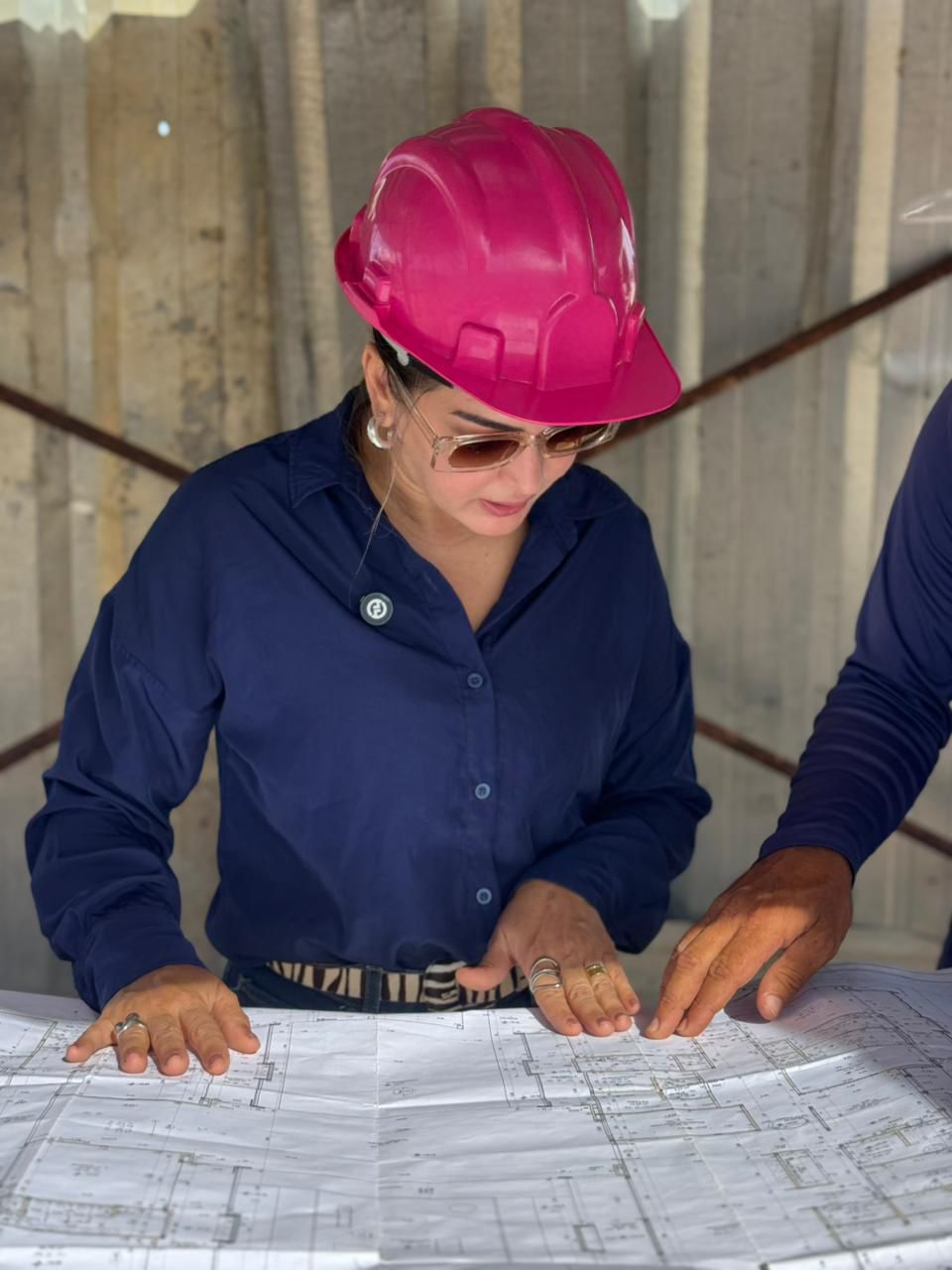 Prefeita Jussara Sales visita obra de escola de tempo integral e reforça avanço na educação em Extremoz