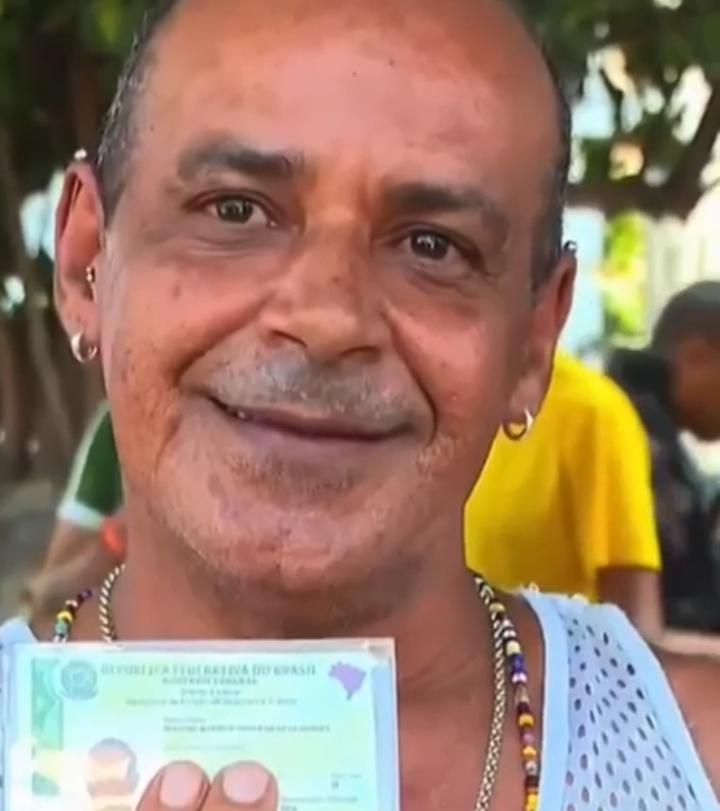 Fã muda nome para Shekiro em homenagem a Shakira