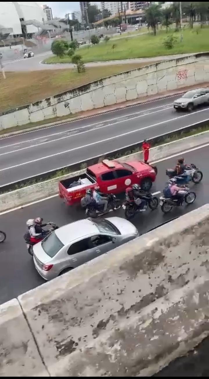 Acidente na Salgado Filho deixa motociclista ferido