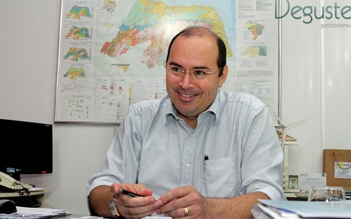 Secretário revela pressão nos bastidores e não descarta disputar o Governo