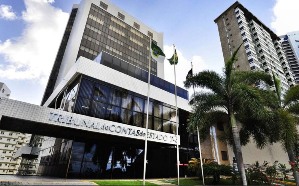 Concurso do TCE com salário de até R$15.553,30