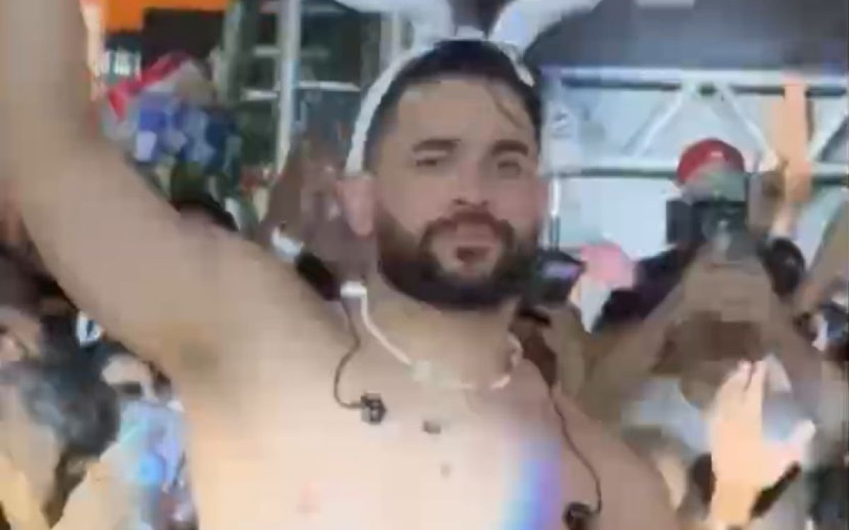 Henry Freitas encanta público no Carnaval de Natal