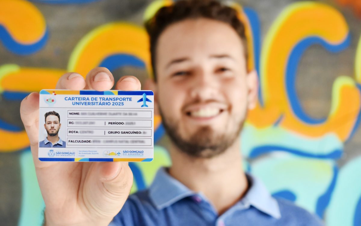 Prefeito de São Gonçalo amplia transporte universitário gratuito para estudantes