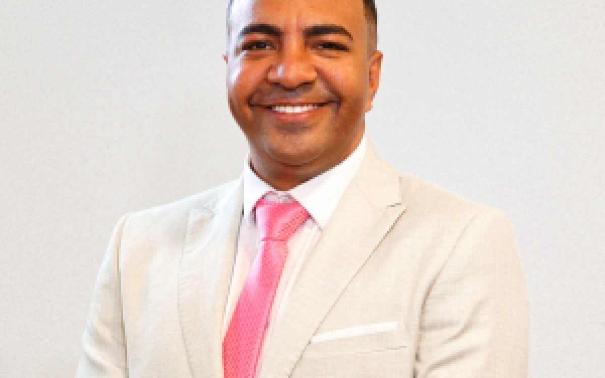 Vereador Anderson Barbosa propõe regularização fundiária e qualificação profissional em Extremoz