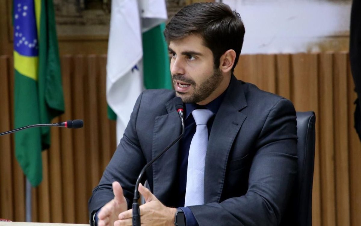 Robson Carvalho cresce e aparece entre os mais citados para deputado estadual em nova pesquisa