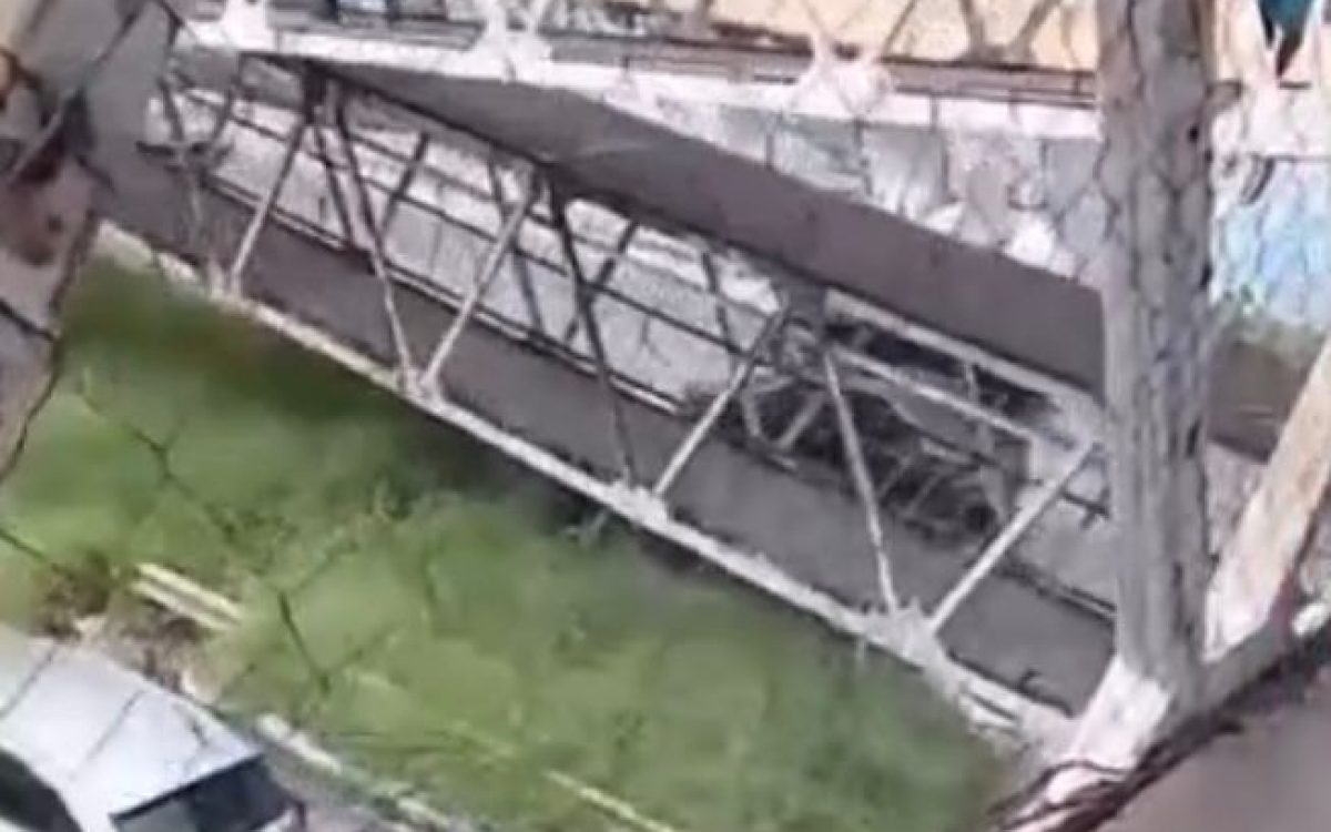 Mulher cai de passarela em Parnamirim / vídeo após o título