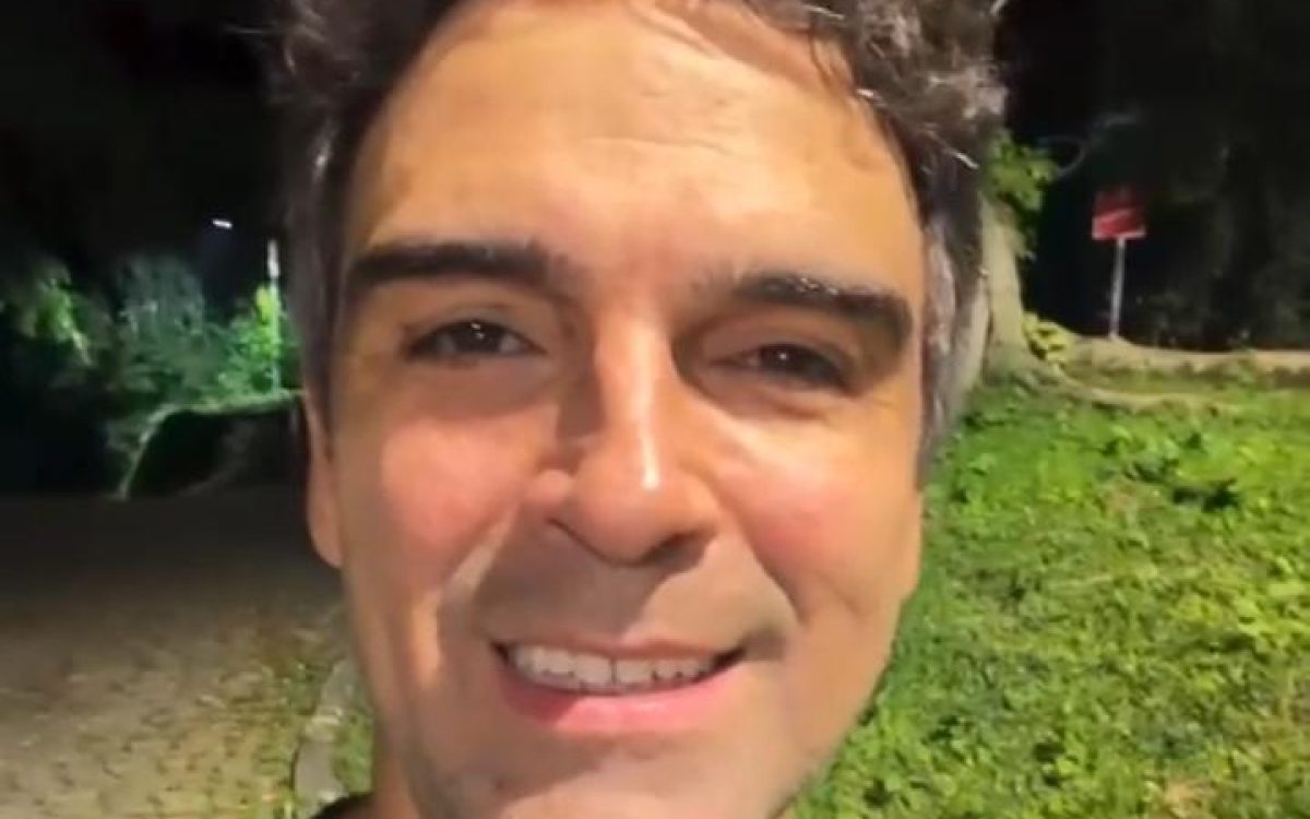 tadeu schmidt se emociona ao falar da morte do irmão