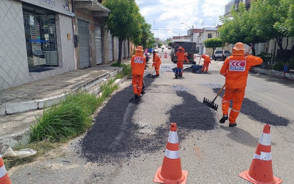 Prefeitura de Mossoró inicia recuperação de vias com operação tapa-buraco