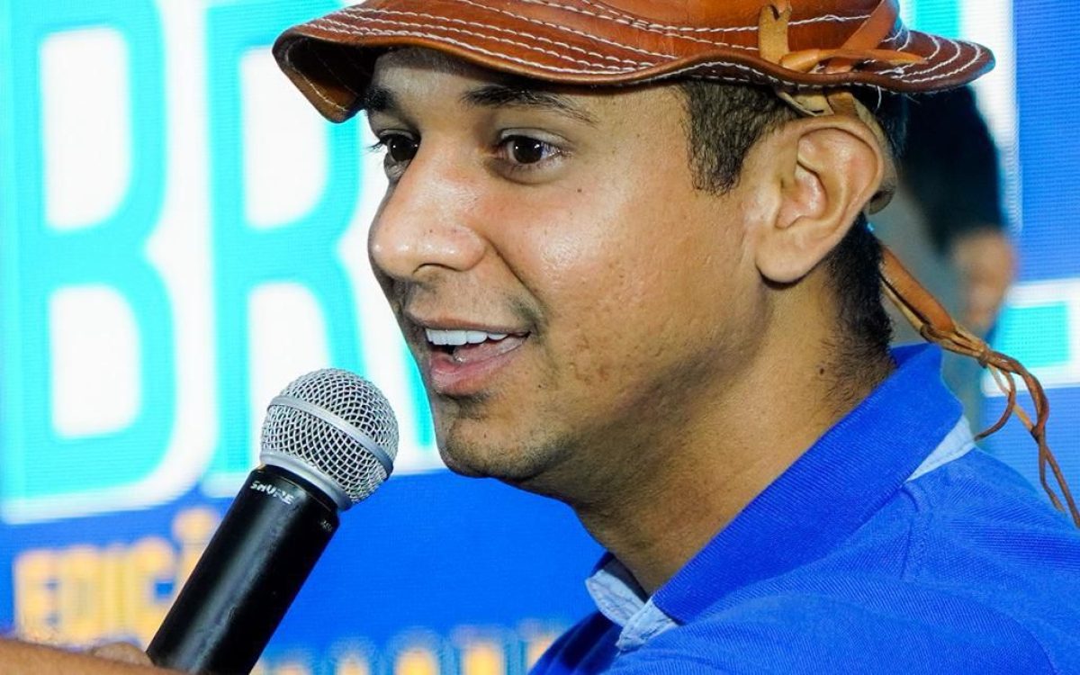 Allyson Bezerra reúne juventude em Natal e fortalece discurso de renovação política no RN
