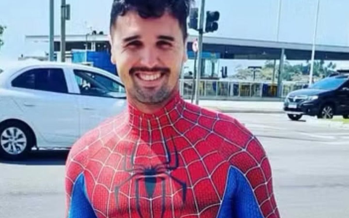 “Homem aranha” que matou vendedora em loja morre na prisão