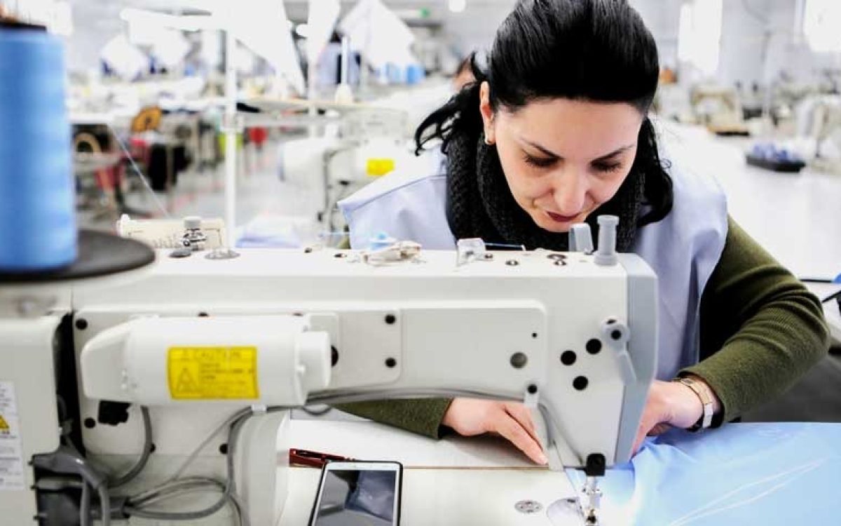 Prefeitura de São Gonçalo e AMSAP abrem vagas gratuitas para curso de Costura Industrial