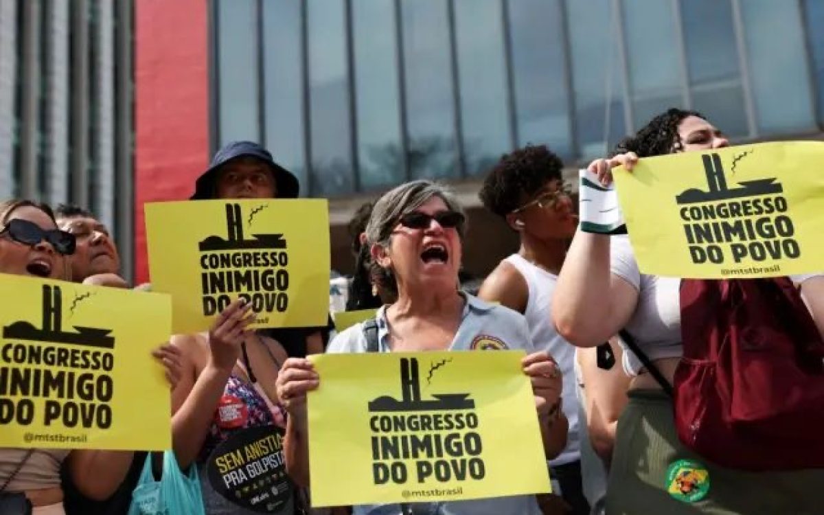 Senado decide sobre a pec da blindagem