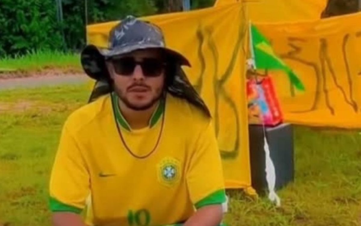 Após 59 hrs de protesto na papuda, manifestante se revolta contra Flavio