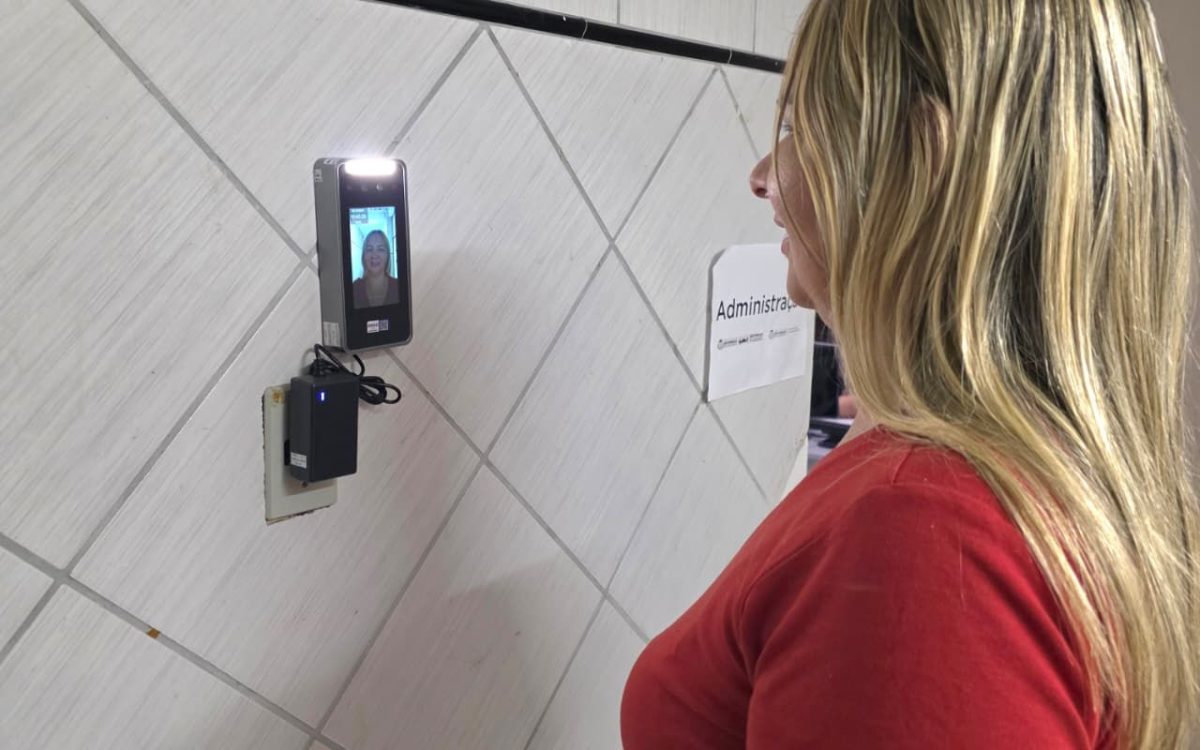 Prefeitura de São Gonçalo implanta ponto eletrônico para servidores