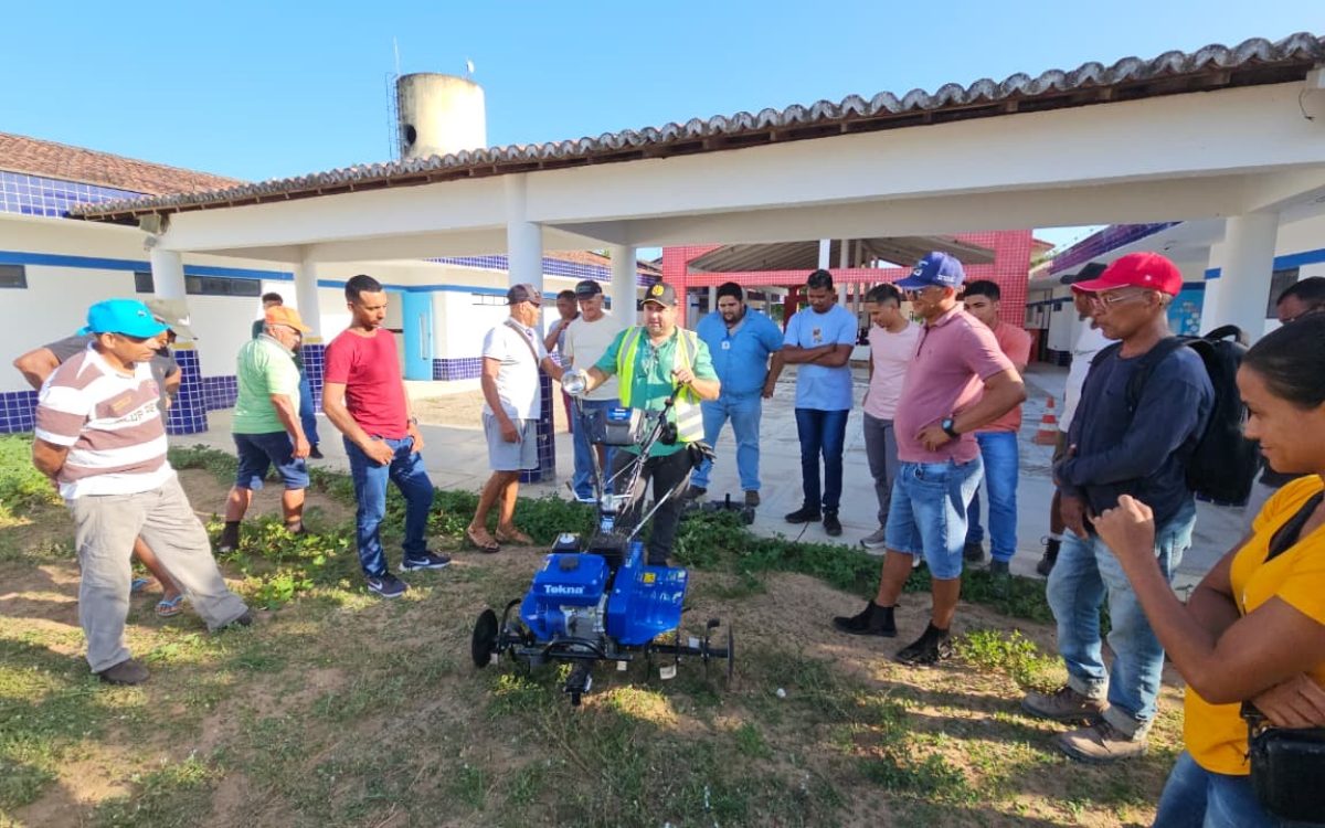 Prefeitura de São Gonçalo promove treinamento para uso de mini trator na zona rural