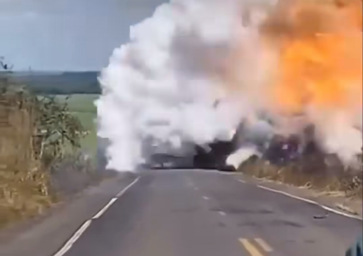 Caminhão-tanque explode e deixa equipe do SBT ferida