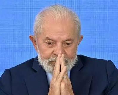 Lula tem hemorragia cerebral e faz cirurgia de urgência