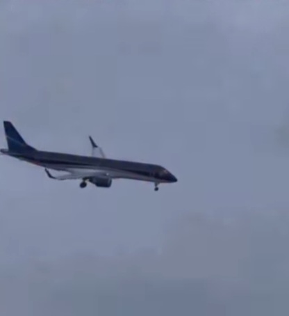 Avião cai com 67 passageiros