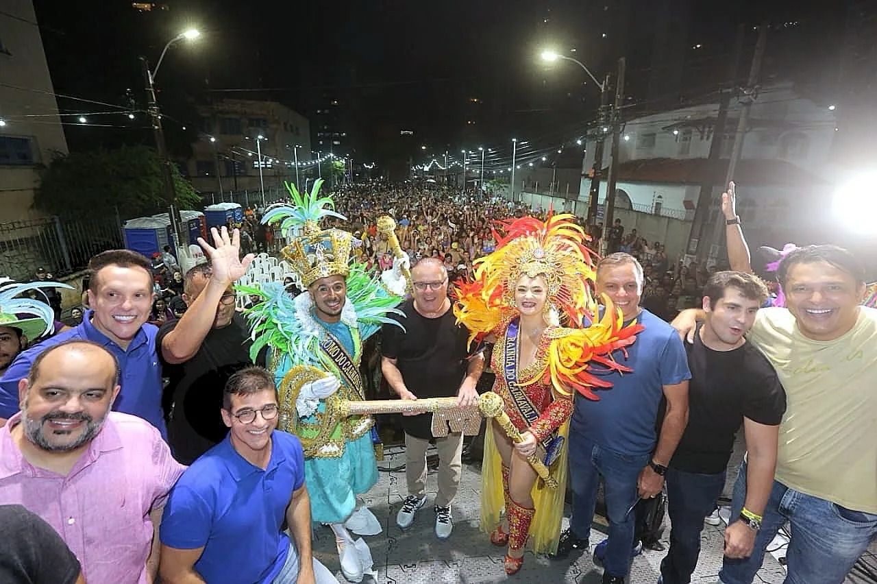 Paulinho Freire dá início ao Carnaval de Natal no Largo do Atheneu