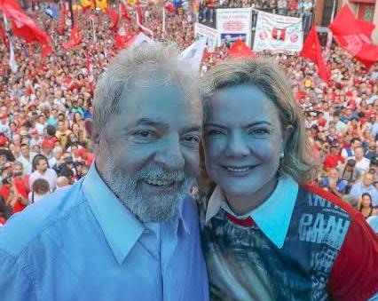 Lula indica Gleisi Hoffmann para ministério