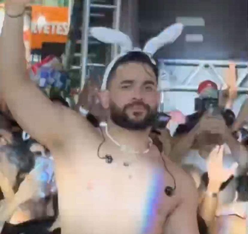 Henry Freitas encanta público no Carnaval de Natal