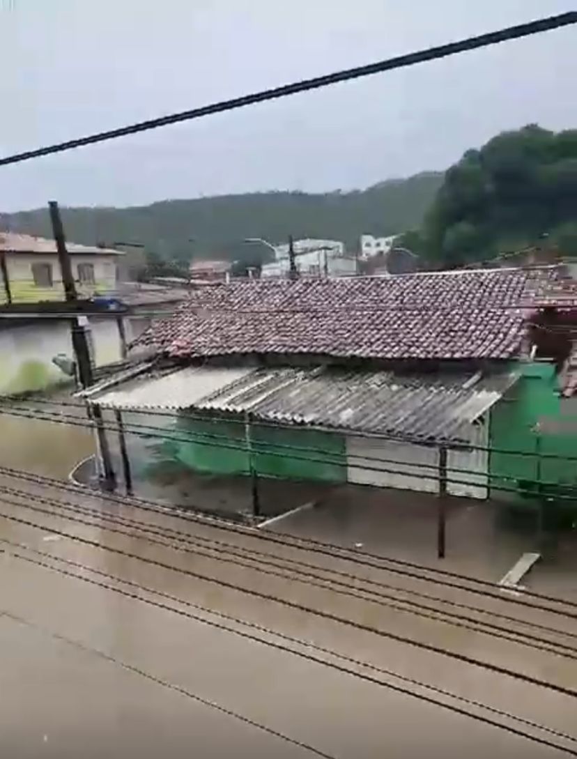 Rua Padre Cícero alagada