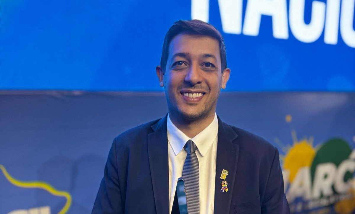 Vereador Thiago Fernandes recebe prêmio pelo segundo ano consecutivo por projeto com idosos