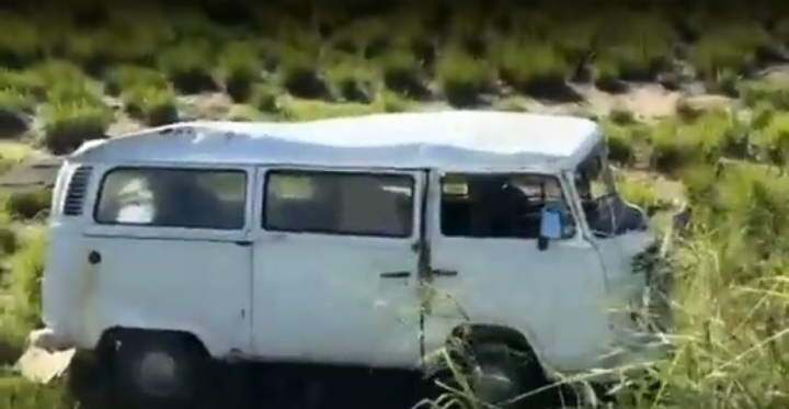 Mulher morre após carro colidir e sair da pista na BR-101, em São José de Mipibu