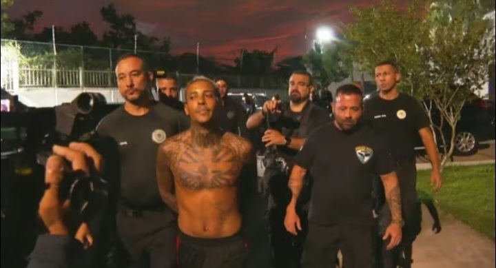Mc Poze é transferido para Penitenciária em Camburão com outros presos
